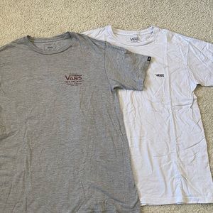 2 men’s Vans shirts